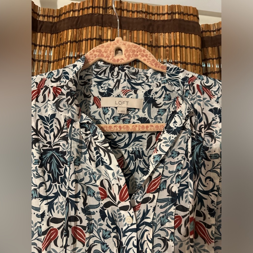 Loft pleated button up paisley top small - Picture 2 of 4